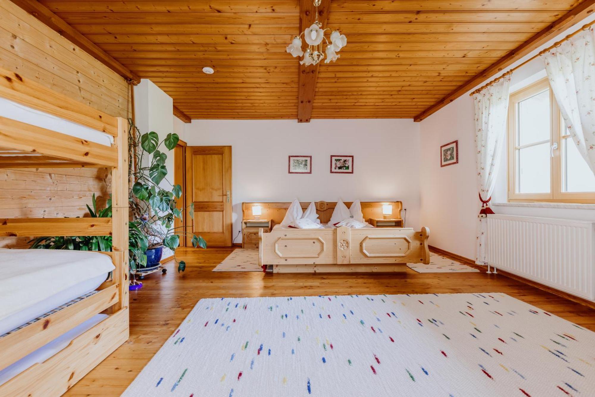 Bio-Bauernhof Auernig Villa Оберфелах Екстериор снимка